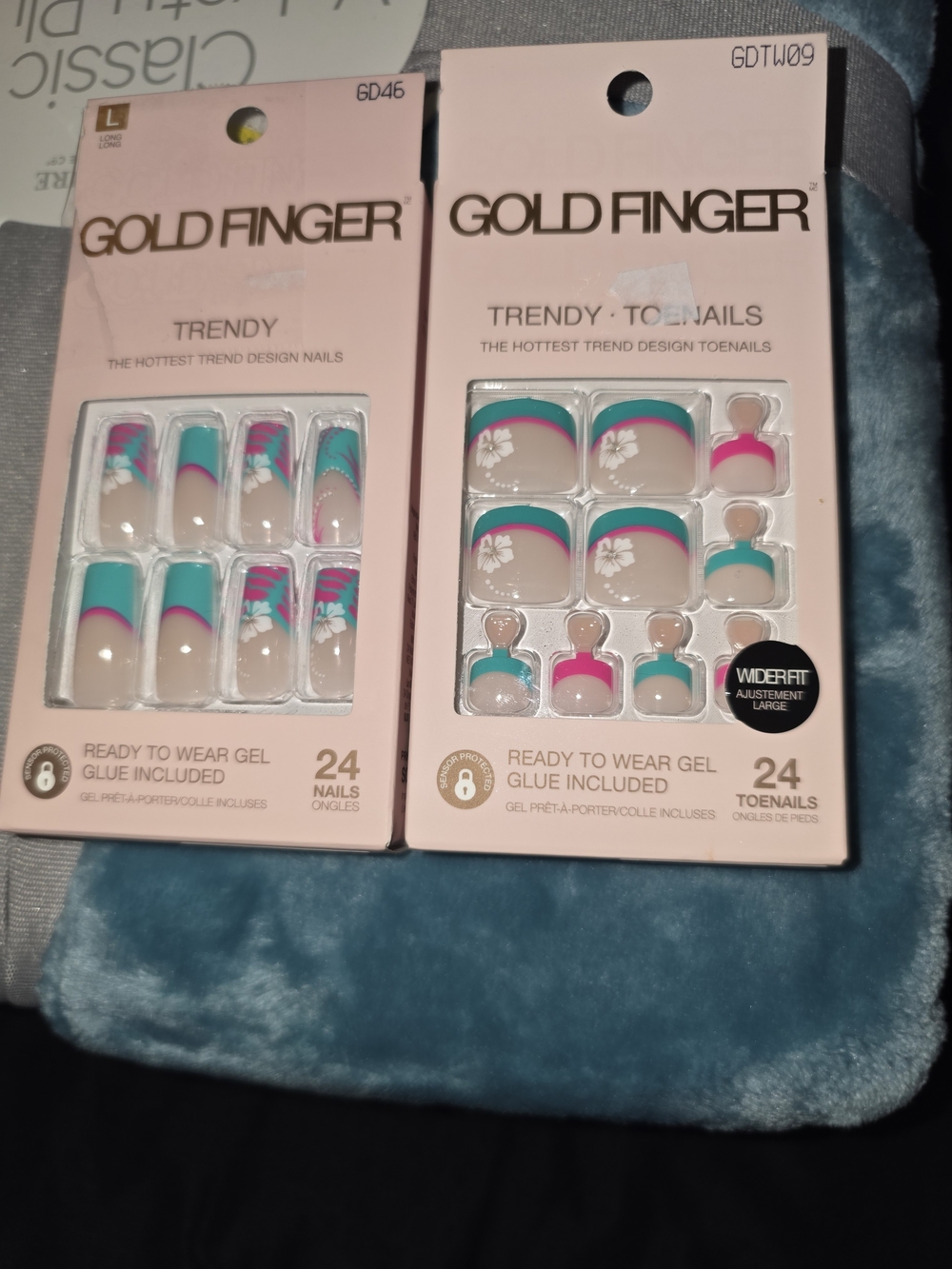 Trendy Press-On Nails in Teal & Pink - 24 Pack
